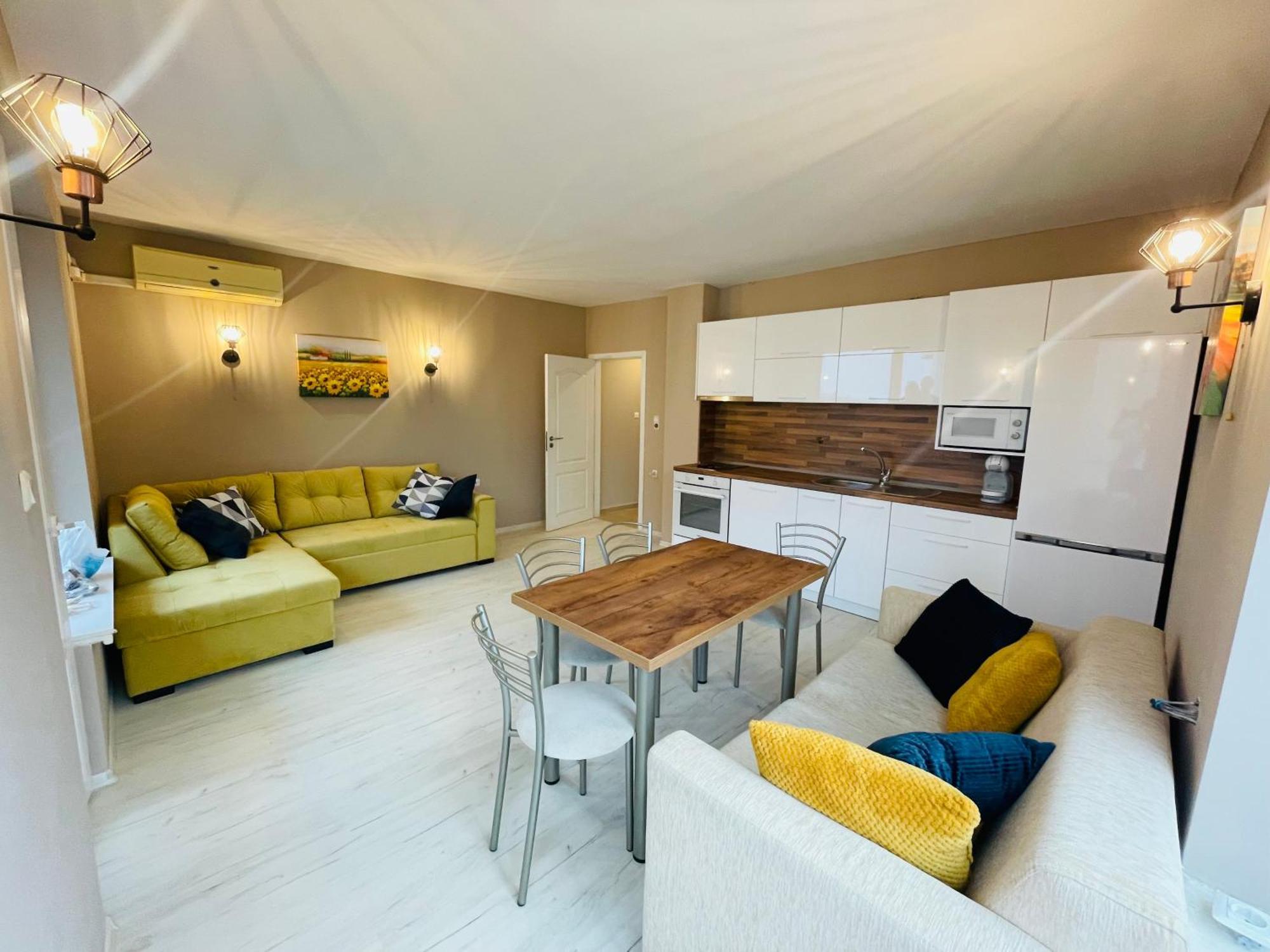 Blue Marine - Daneli Apartment Pantai Sunny Luaran gambar