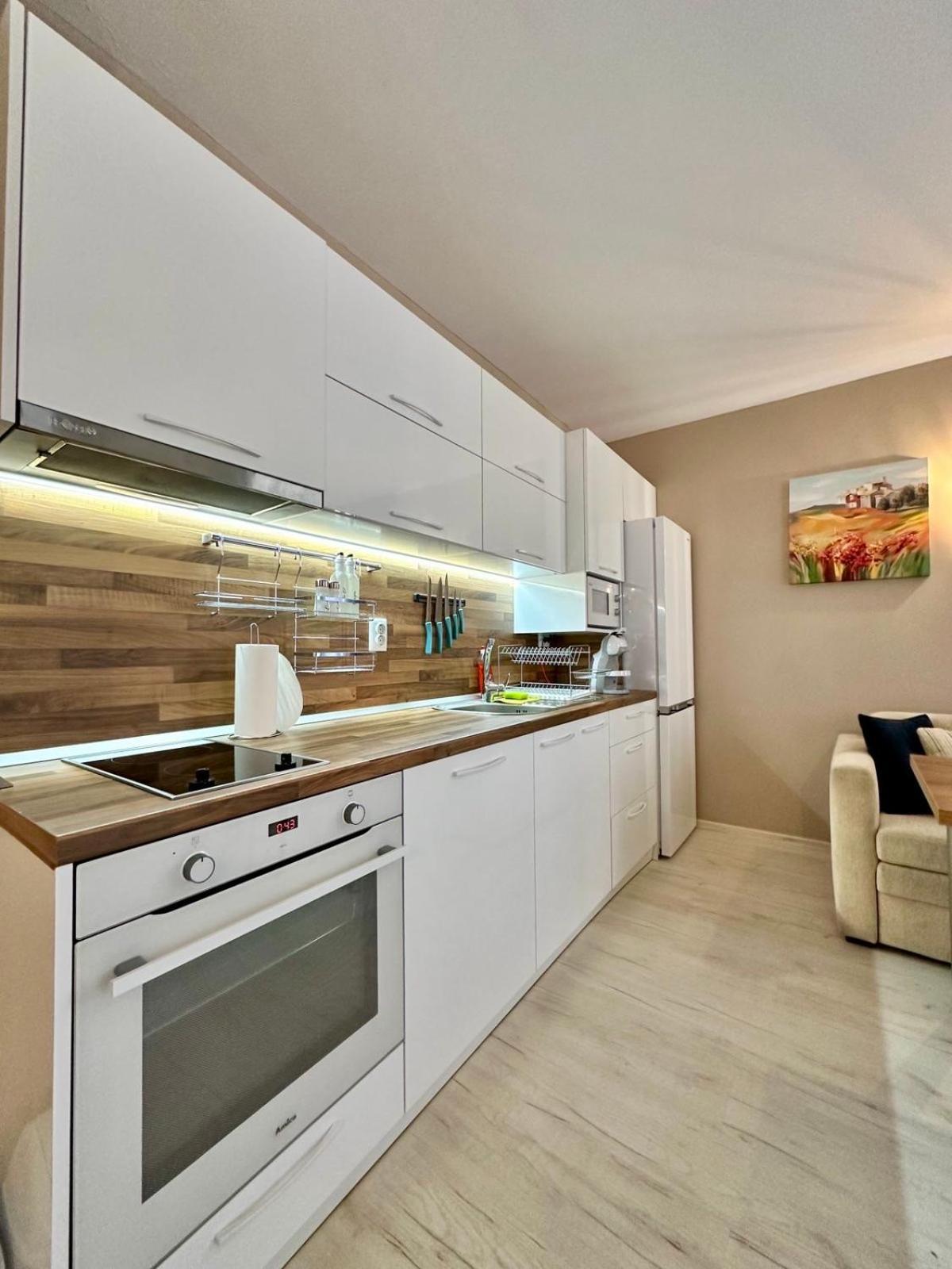 Blue Marine - Daneli Apartment Pantai Sunny Luaran gambar